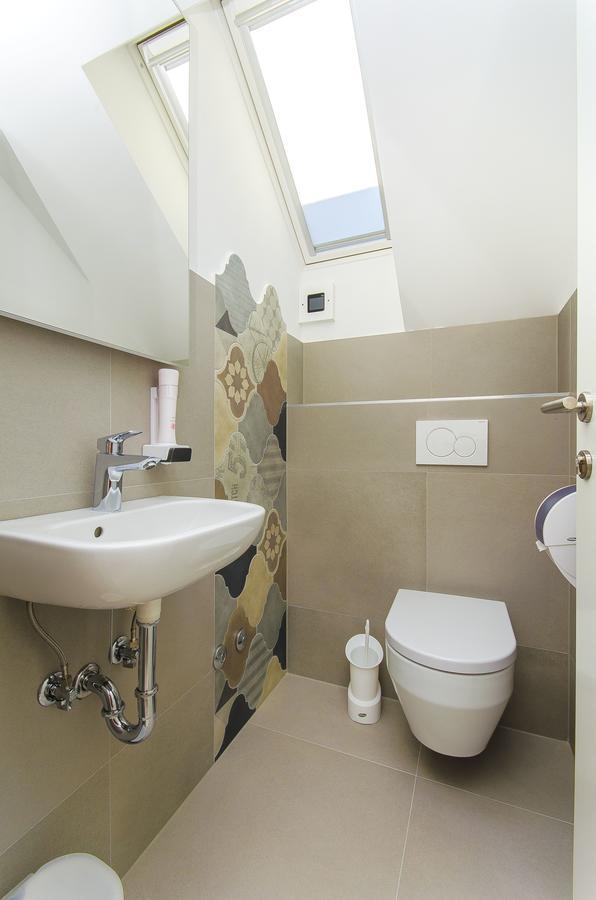 Single Bed 4-Bed Dormitory Room