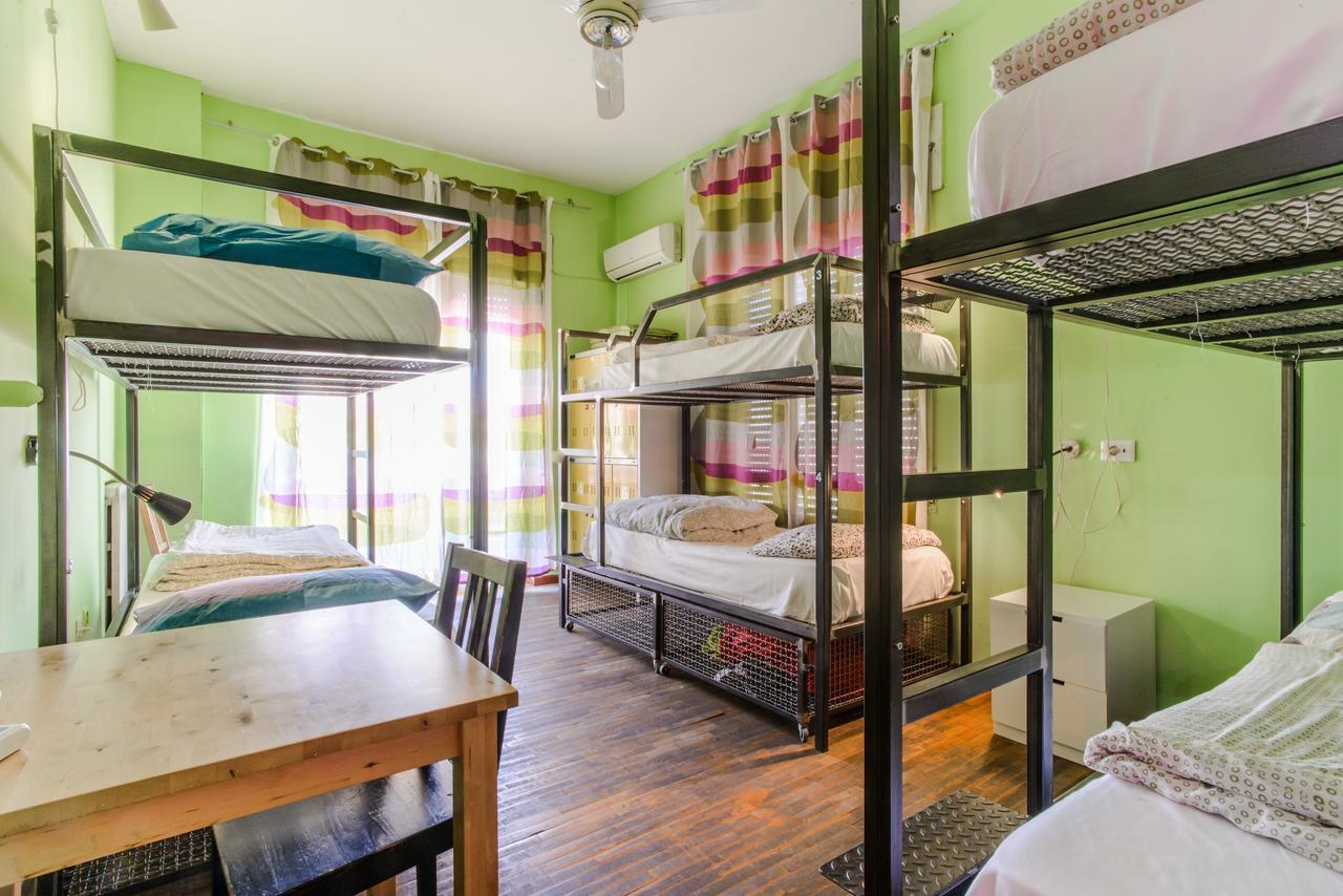 Bed 6-Bed Dormitory Room