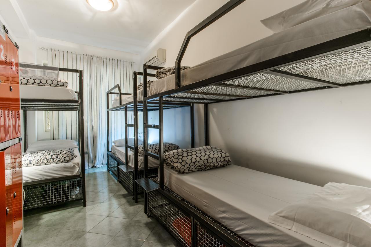 Bed 8-Bed Mixed Dormitory Room