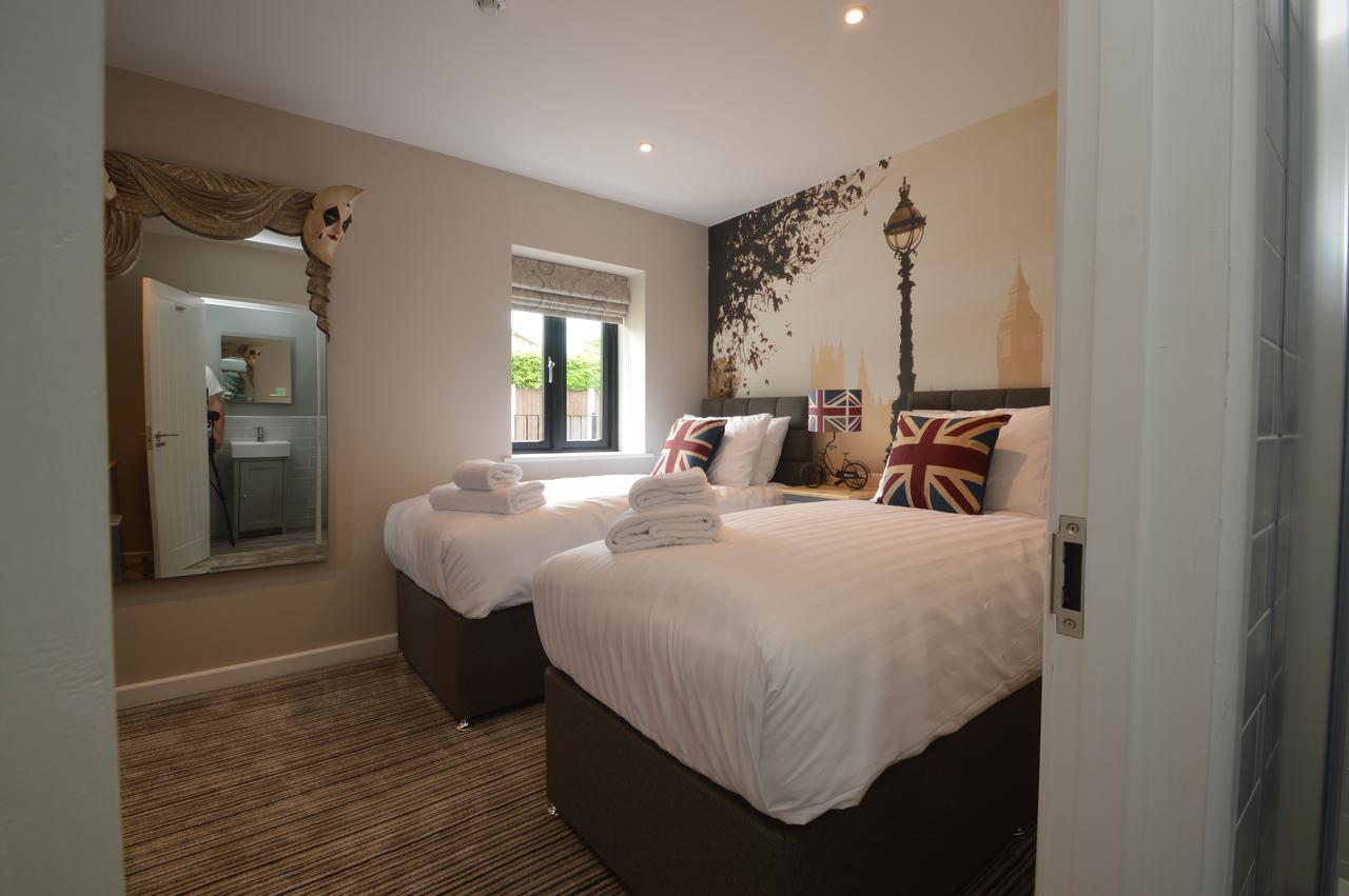 King Room Ensuite Shower