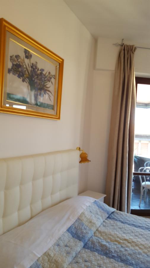 Double Room with Private Bathroom,640245324:JPEG