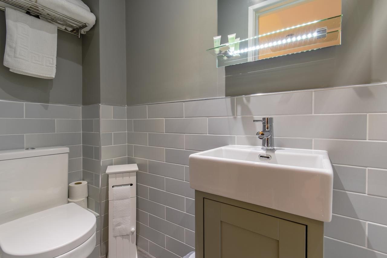 King Room Ensuite Shower