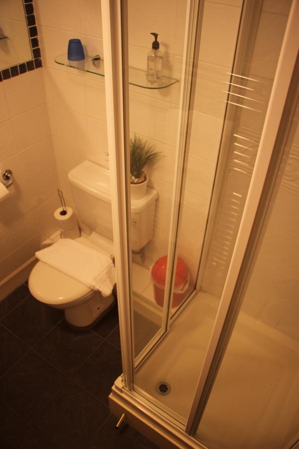 Double Room Private Bathroom
