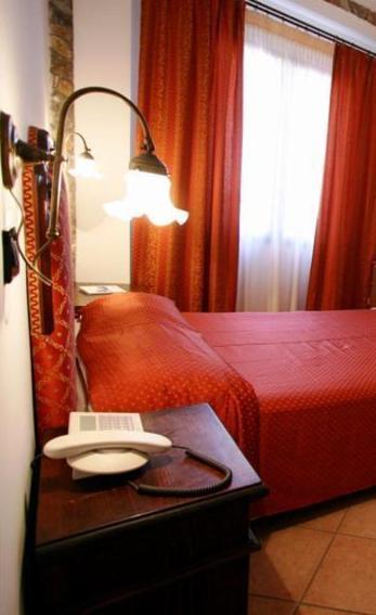 Double Room Small Double Bed,943139386:JPEG