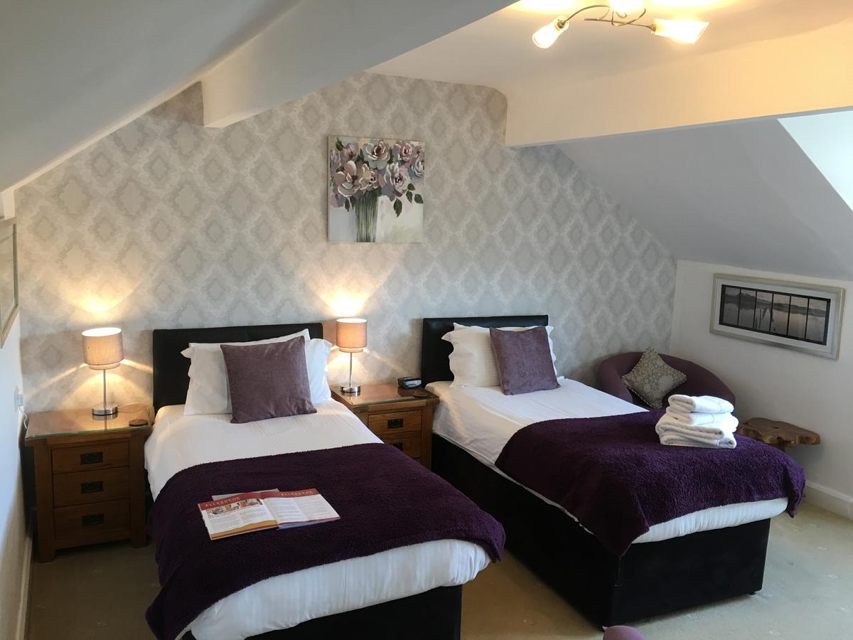 Large Double or Twin Room