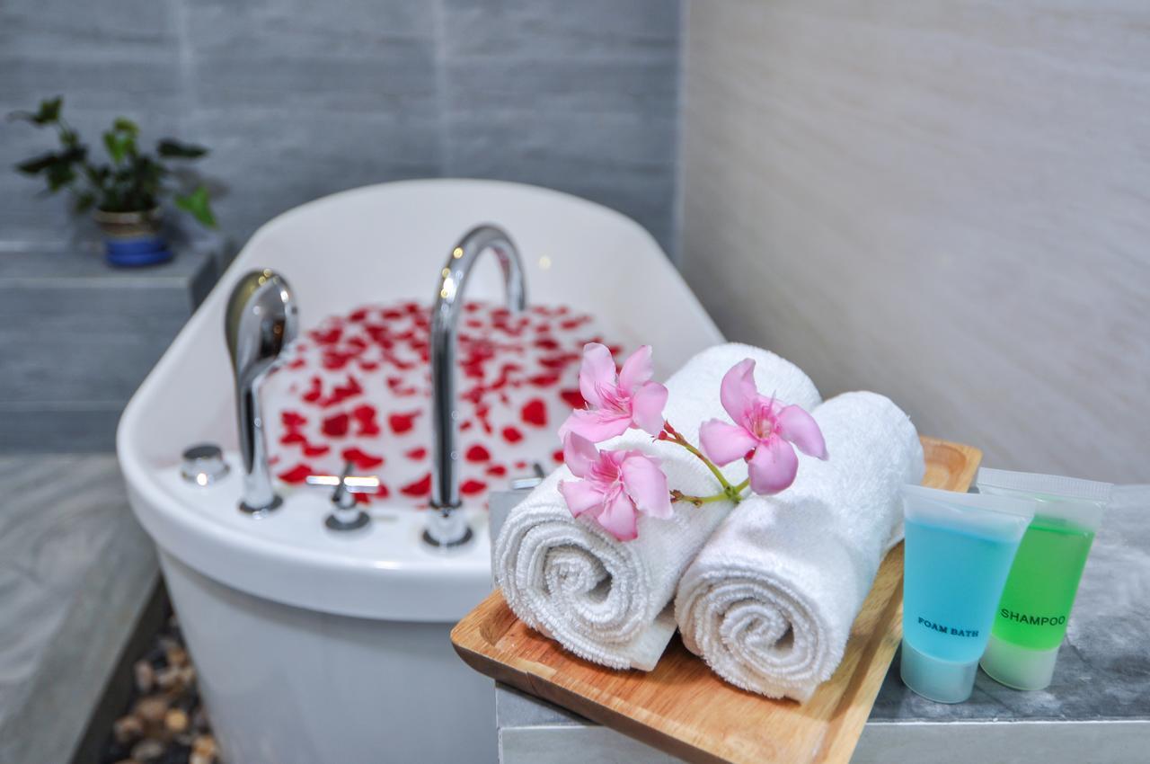 King Suite Whirlpool