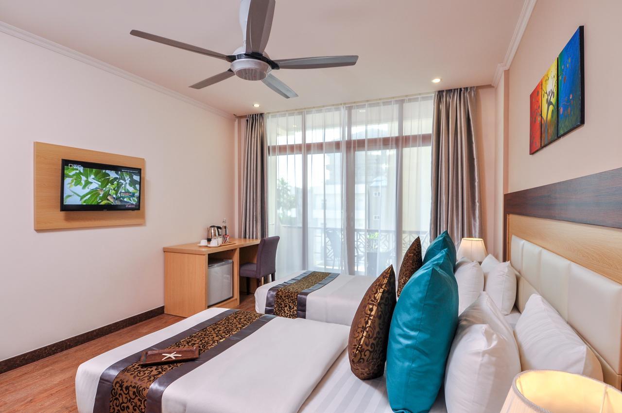 Deluxe Double or Twin Room Pool View