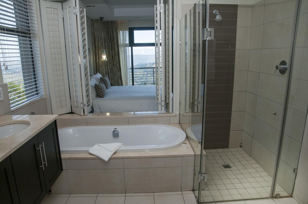Luxury One Bedroom Suite