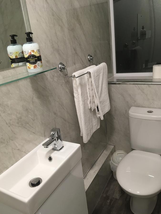 Family Room (2 Adults + 2 Children),641666031:JPEG