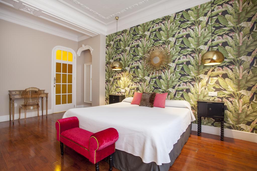 Superior Queen Room Private Bathroom
