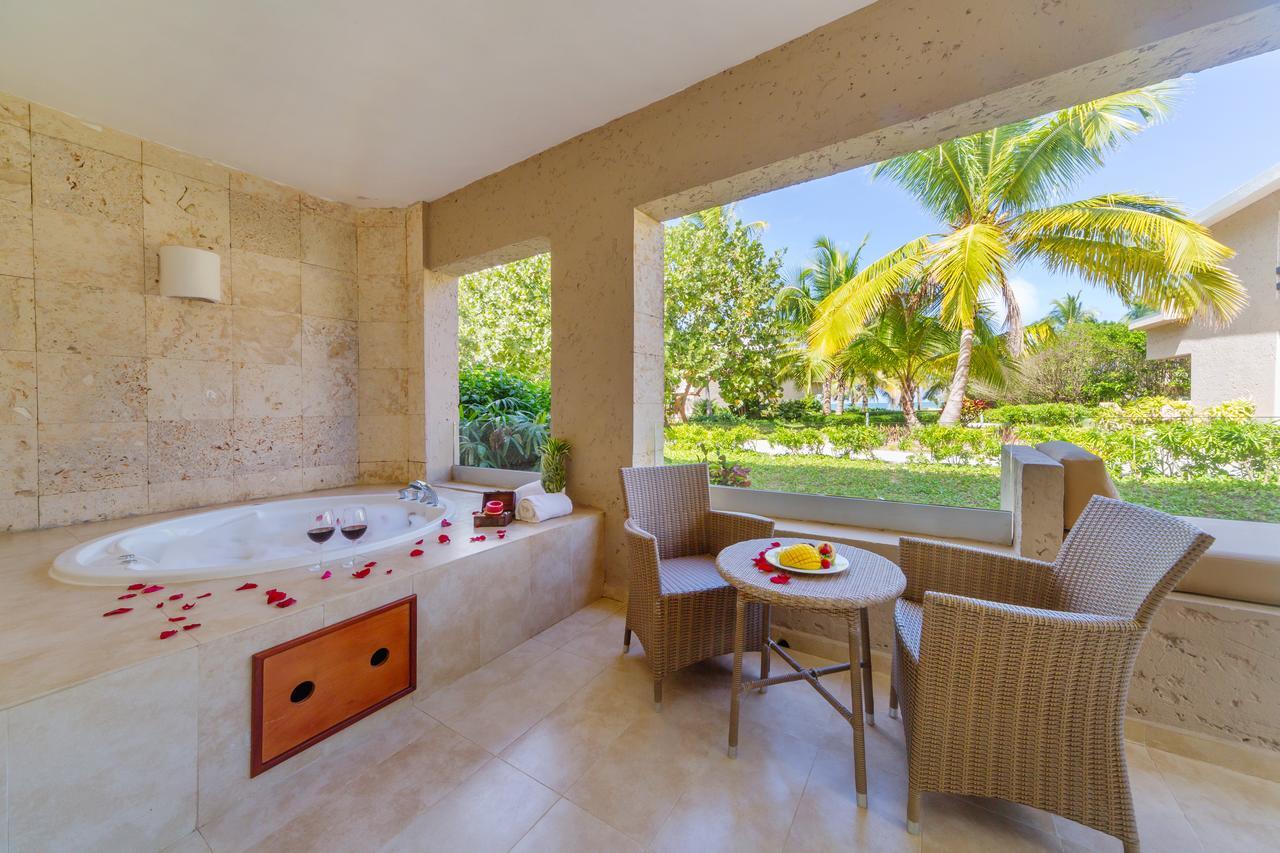 Deluxe Suite mit Terrasse und Whirlpool - WLAN inbegriffen