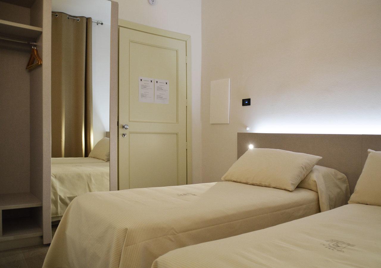 Economy Double or Twin Room,643739511:JPEG
