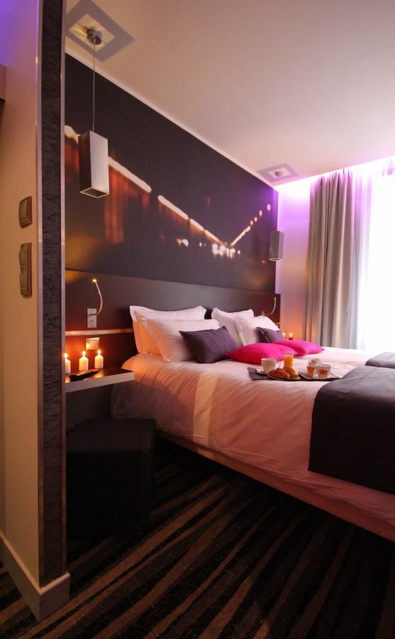 2 Adjoining Double Rooms