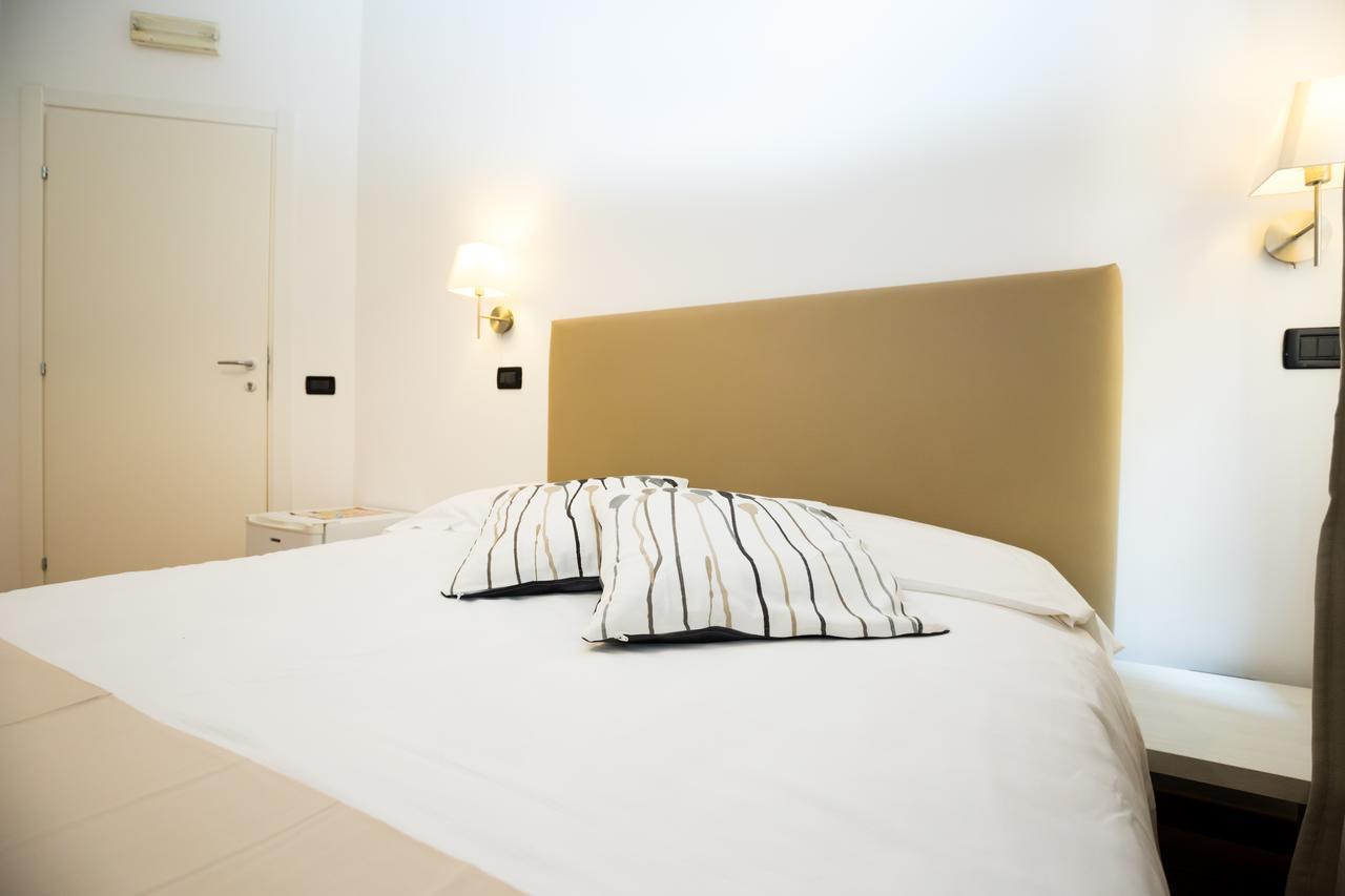 Double Room,644527269:JPEG