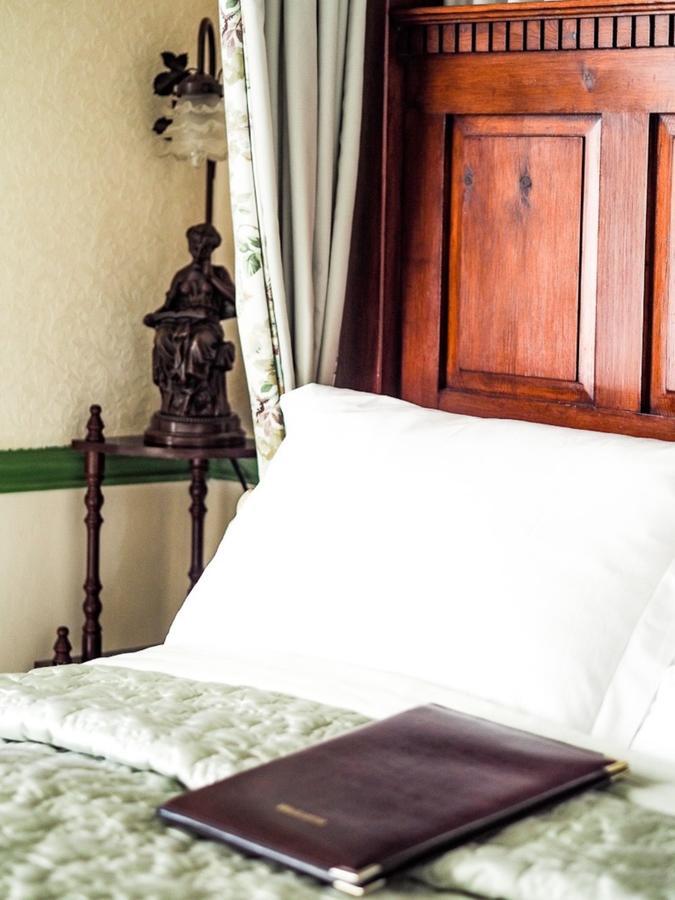Double Room Four Poster Bed Sea View 2