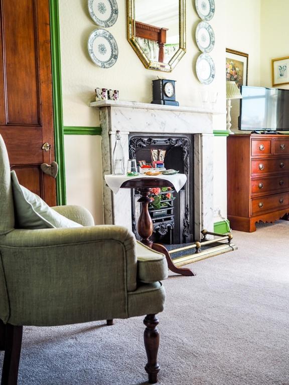 Double Room Four Poster Bed Sea View 2