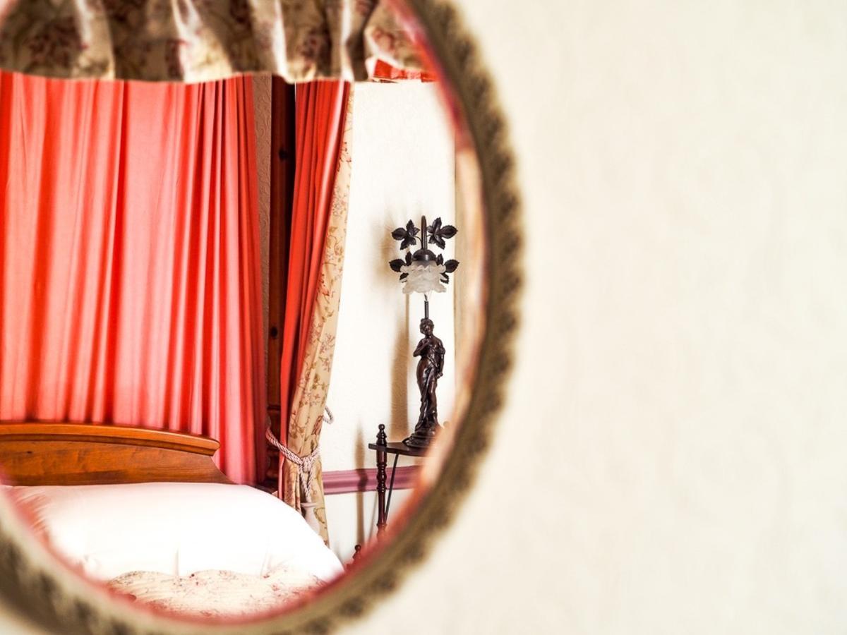Double Room Four Poster Bed Sea View 4