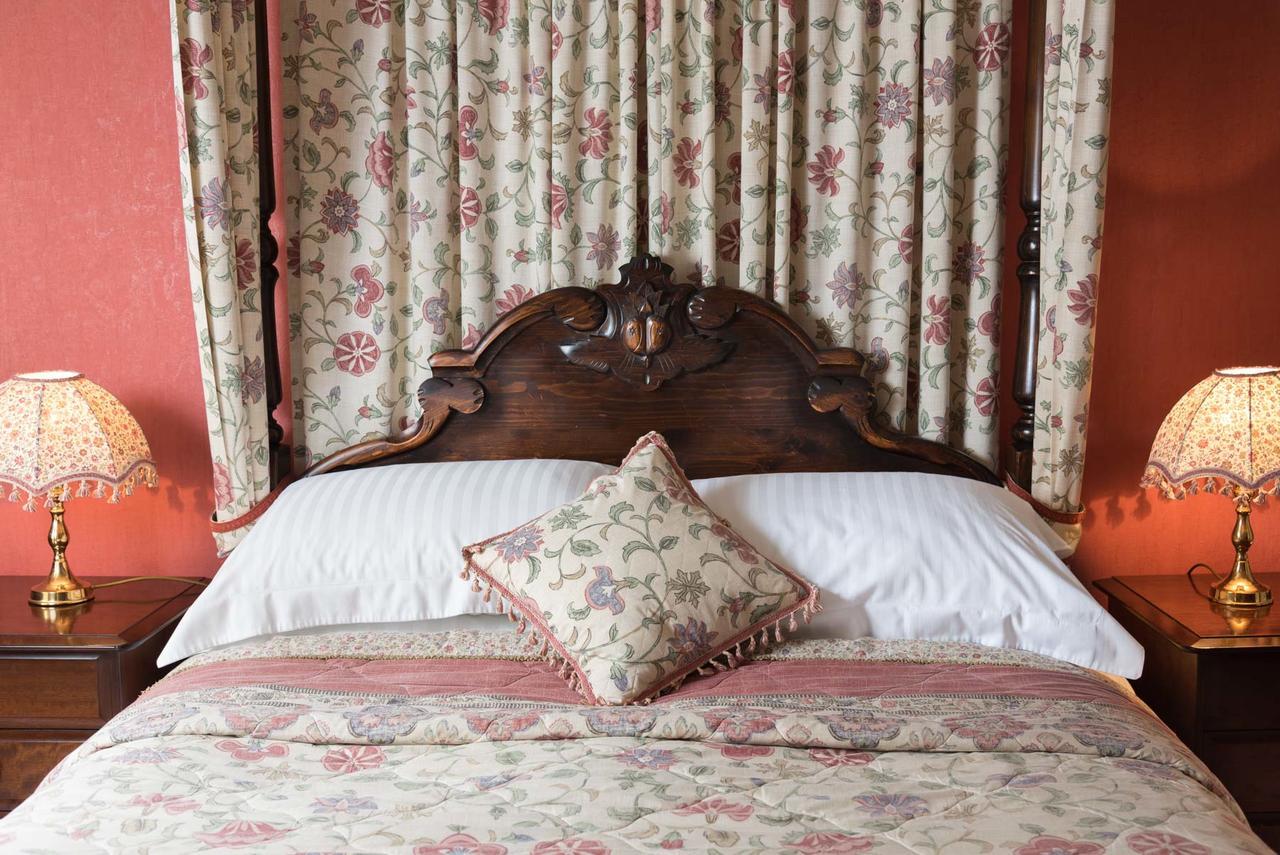 Deluxe Double Room Four-Poster Bed