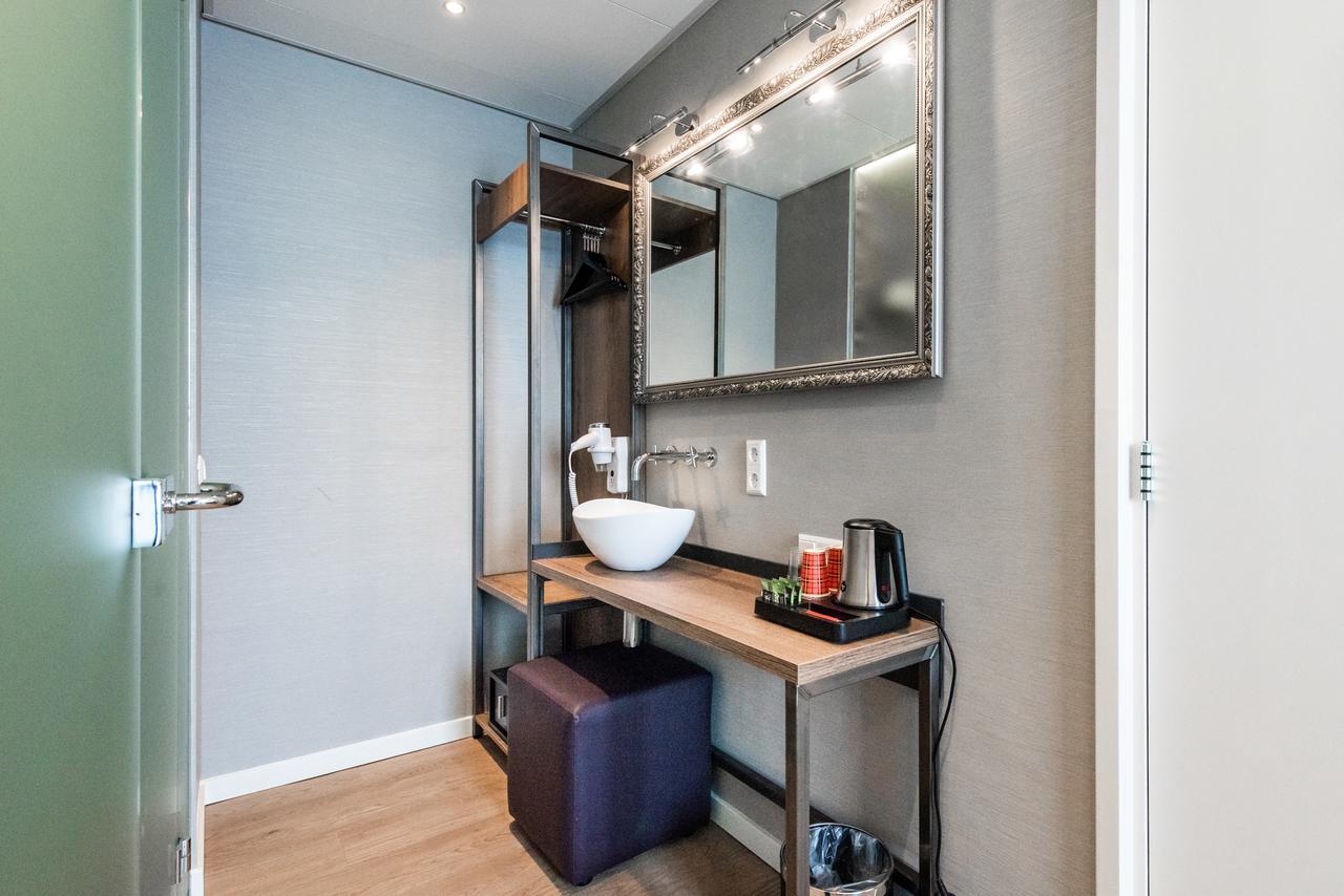 Souterrain Twin Room no window