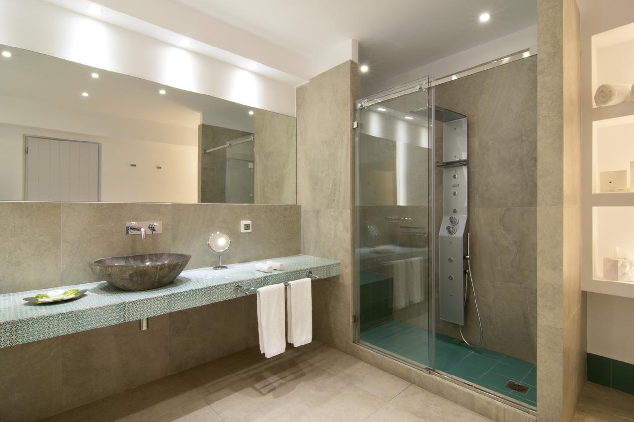 Suite Premium con bañera de hidromasaje privado y vistas a la caldera