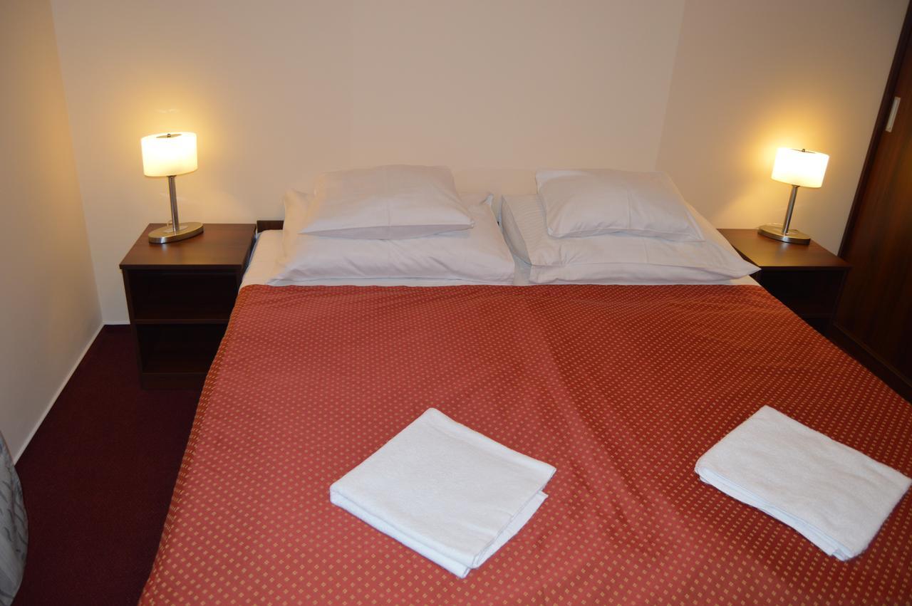 Double Room with Private Bathroom,646367850:JPEG