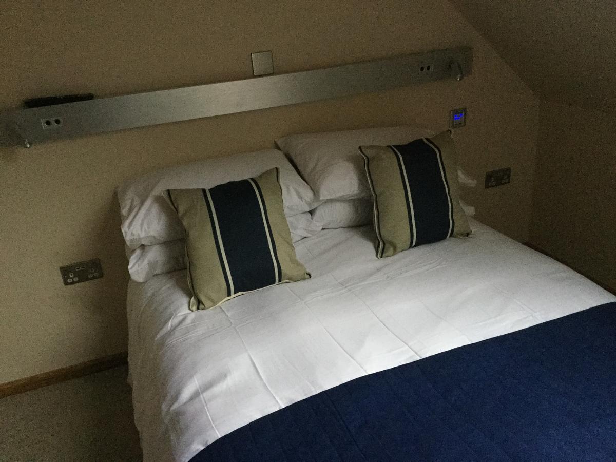 One-Bedroom Apartment,646369332:JPEG