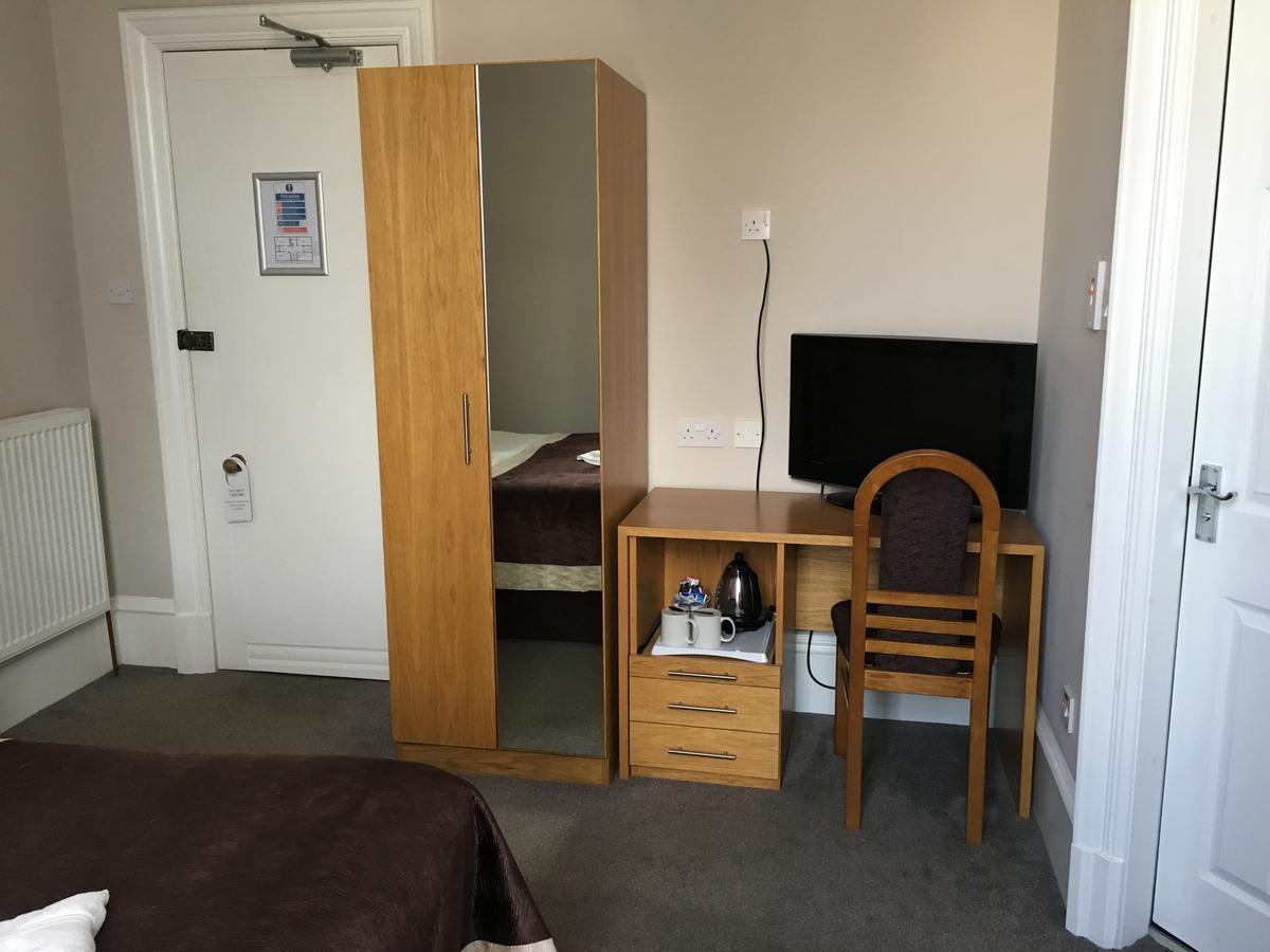 Twin Room Bathroom