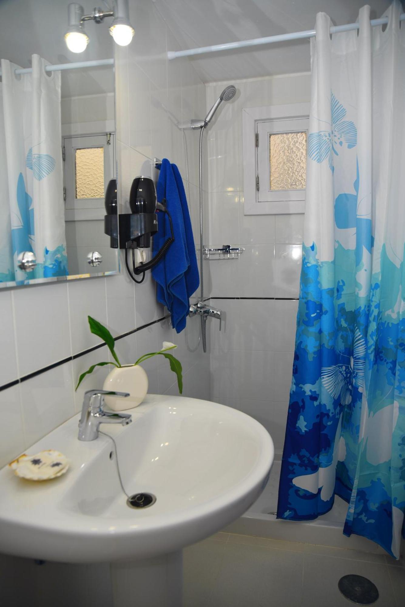 Quarto Duplo ou Twin com Casa de Banho Privativa