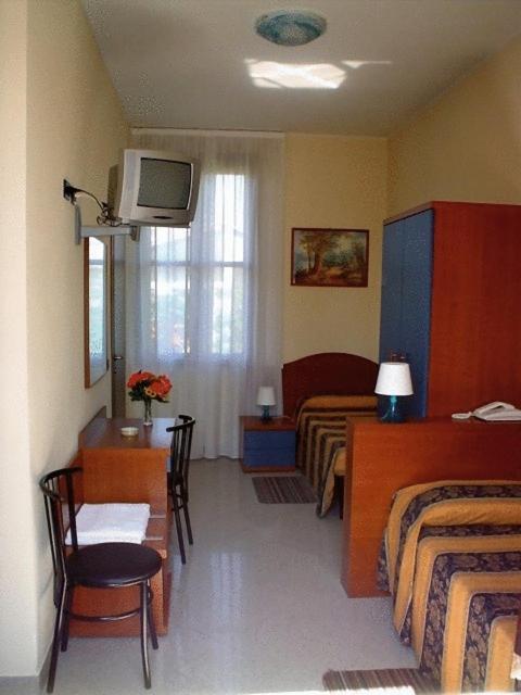 Triple Room,64916161:JPEG