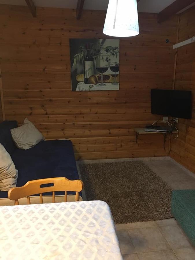 Zimmer mit Kingsize-Bett