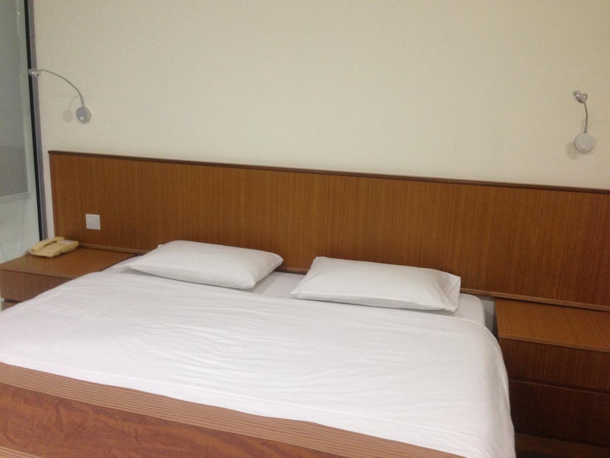 Standard Queen Room