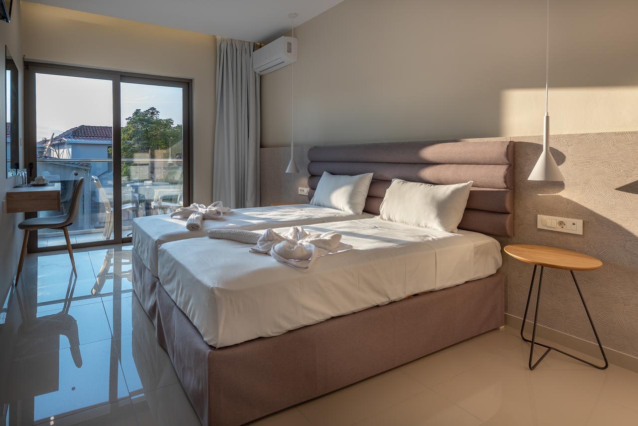 Quarto com Cama de Casal ou 2 de Solteiro