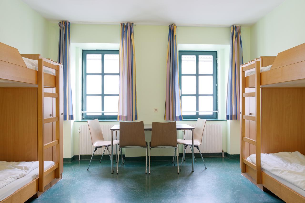 Bunk Bed 4-6 Bed Female Dormitory Room
