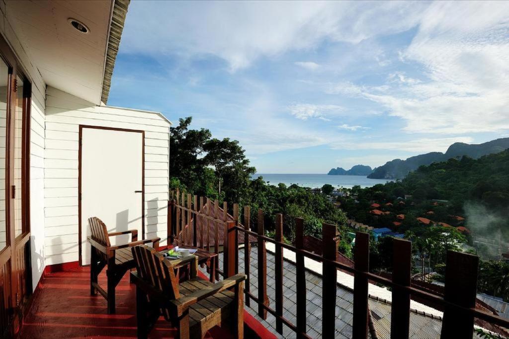 Quarto Deluxe com Cama de Casal ou 2 de Solteiro e Vista do Mar