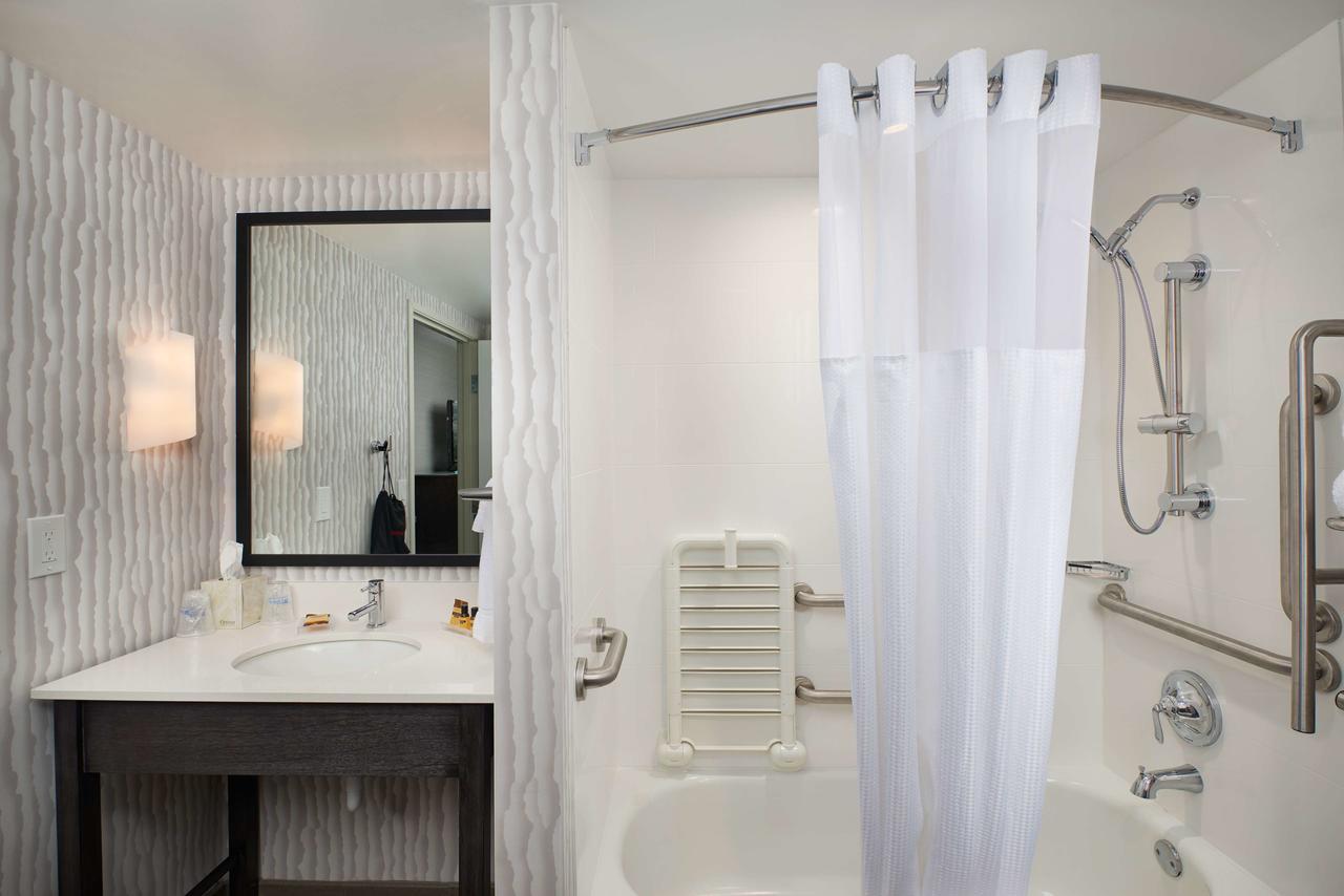 Habitación con bañera - 2 camas grandes - Adaptada para personas con discapacidad - Se admiten mascotas - No fumadores