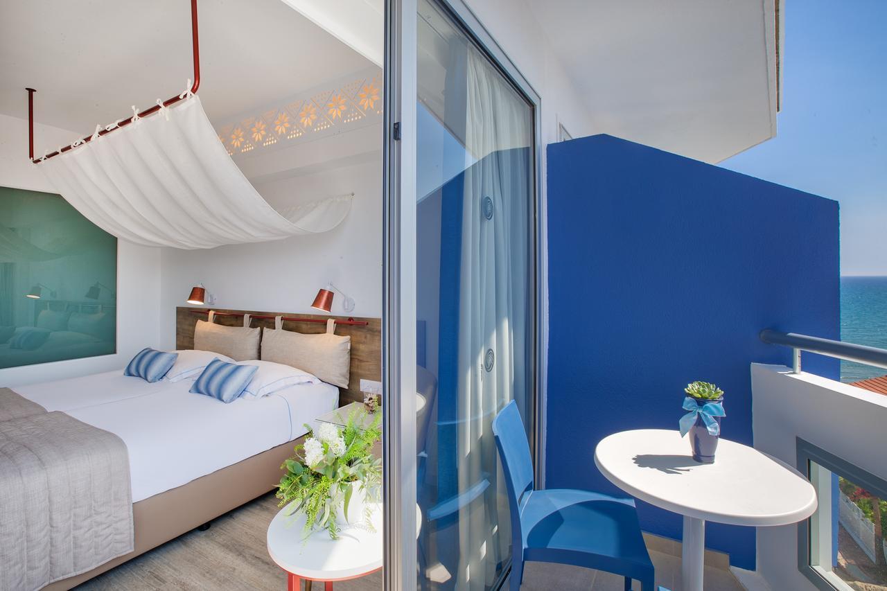 Superior Double or Twin Room Side Sea View