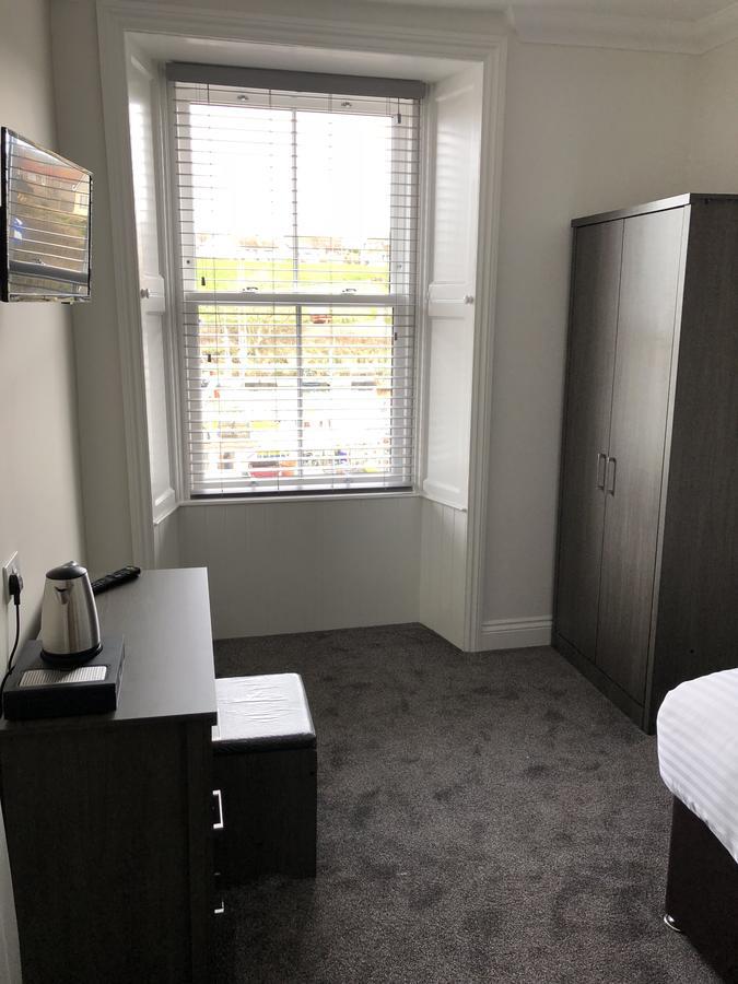 Single Room with Private External Bathroom