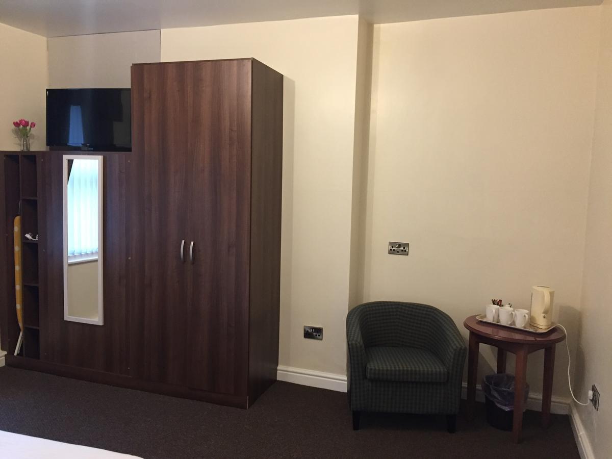 Triple Room Private Bathroom