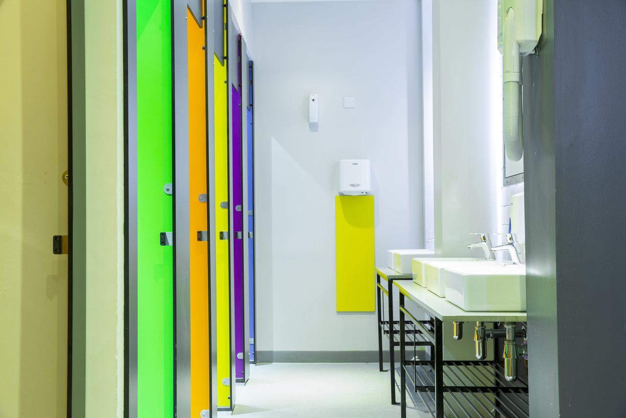 Chambre Double ou Lits Jumeaux avec Salle de Bains Commune