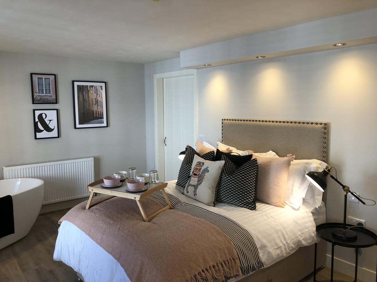 Deluxe Double Room,662867850:JPEG