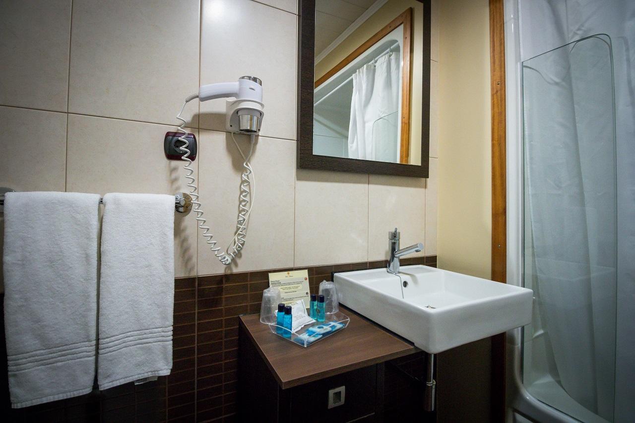 Quarto com Cama de Casal ou 2 de Solteiro