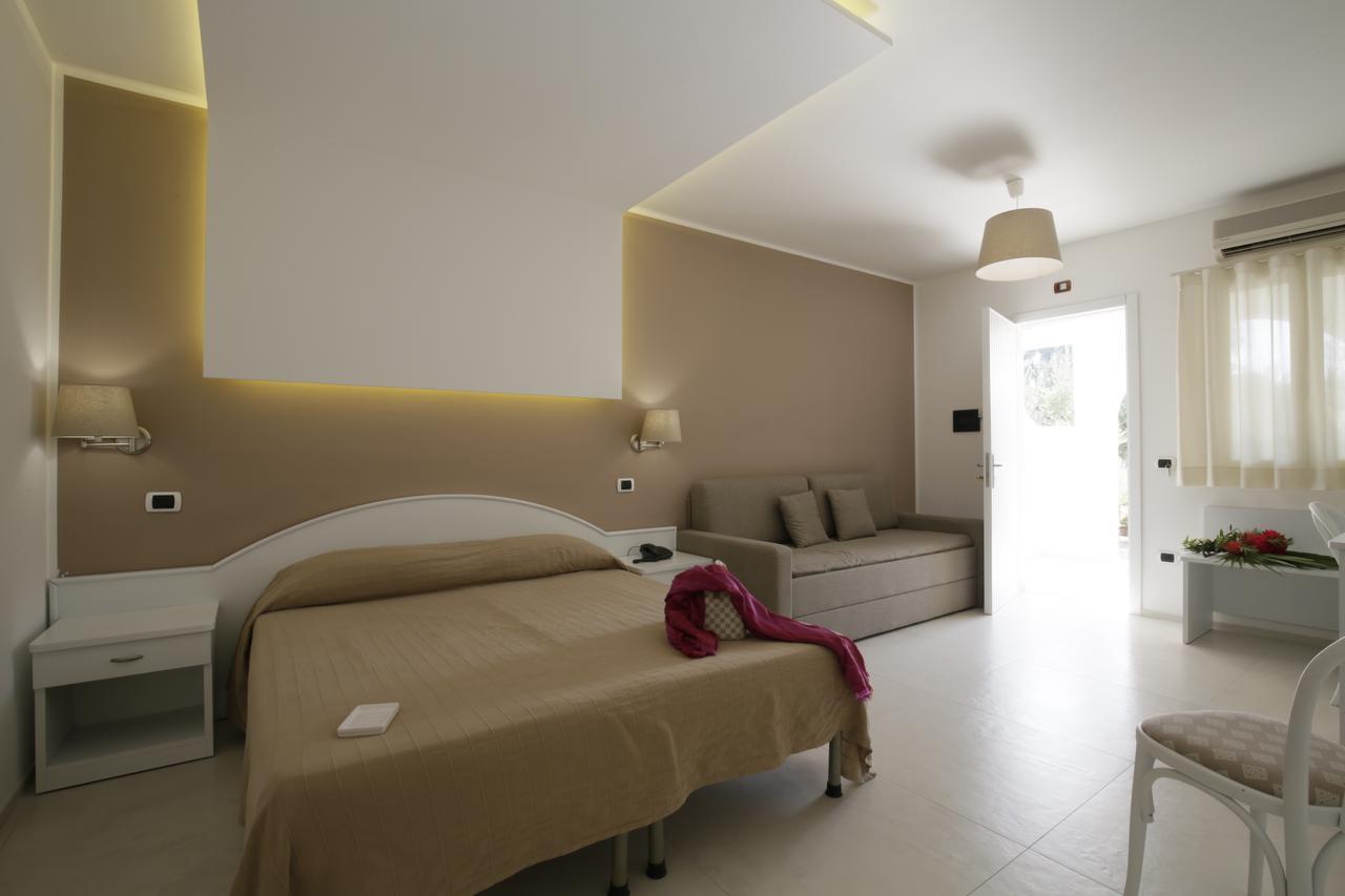 Deluxe Double Room Patio
