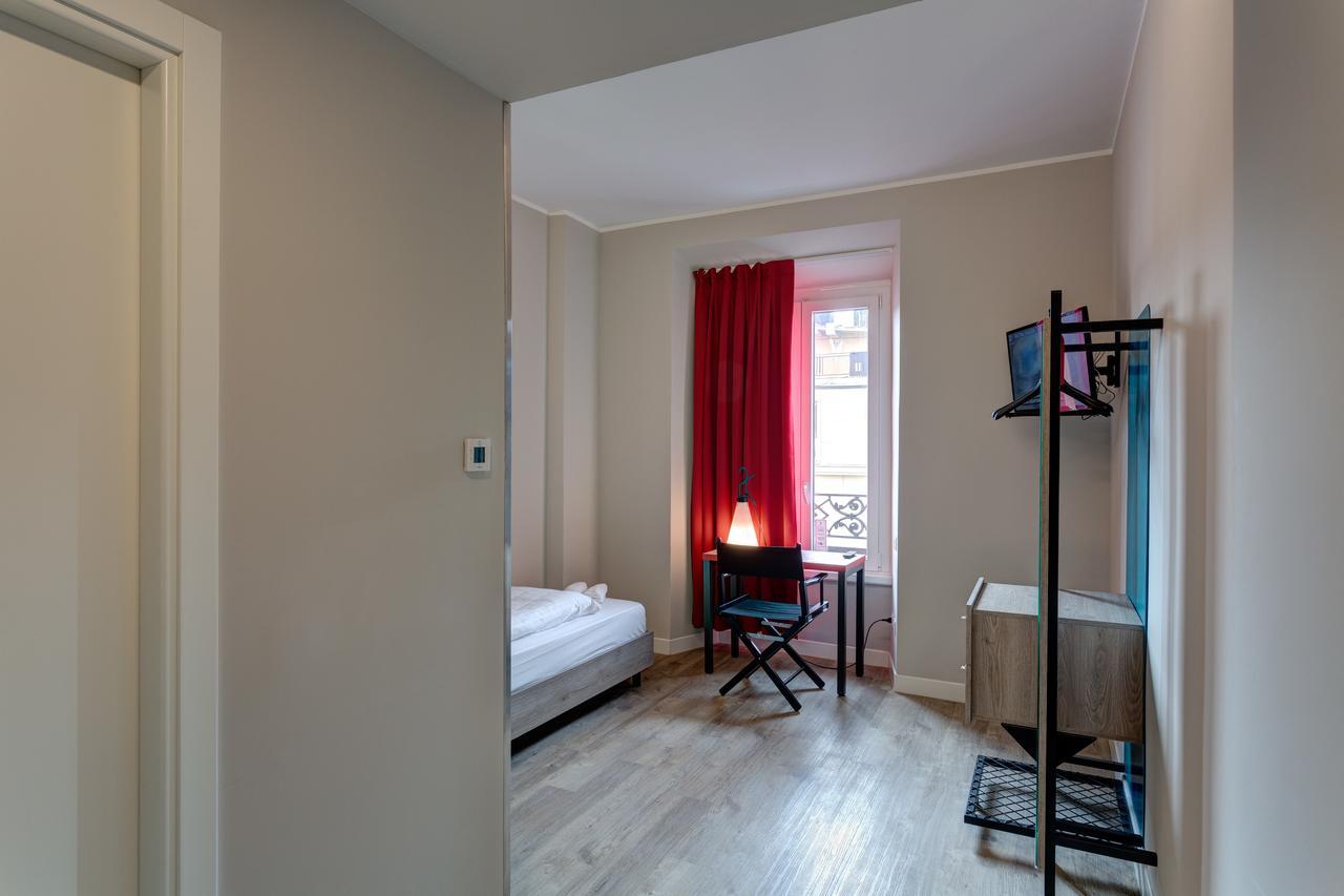 Single Room,664194426:JPEG