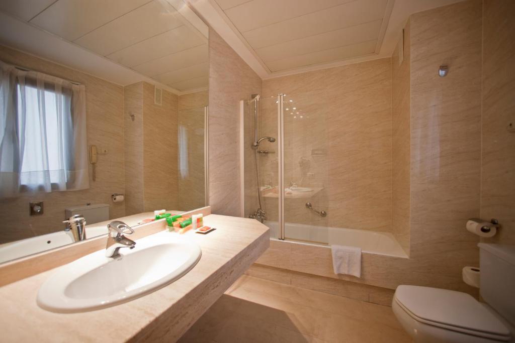 Chambre Triple - Vue sur Ville
