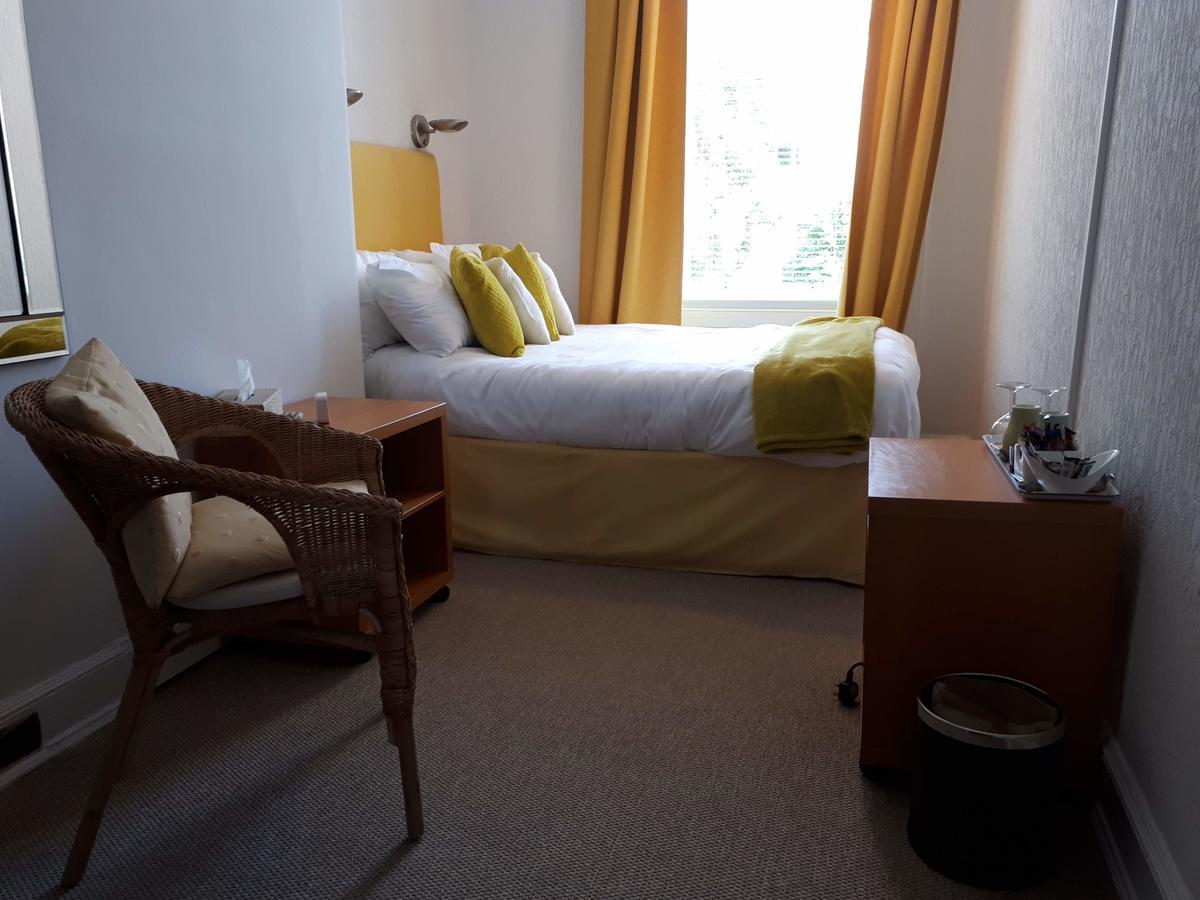 Double Room Private Bathroom