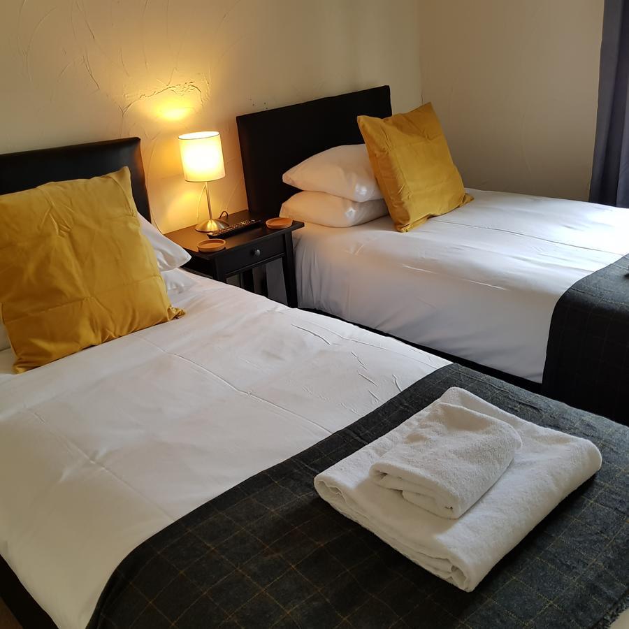Familienzimmer mit Doppelbett