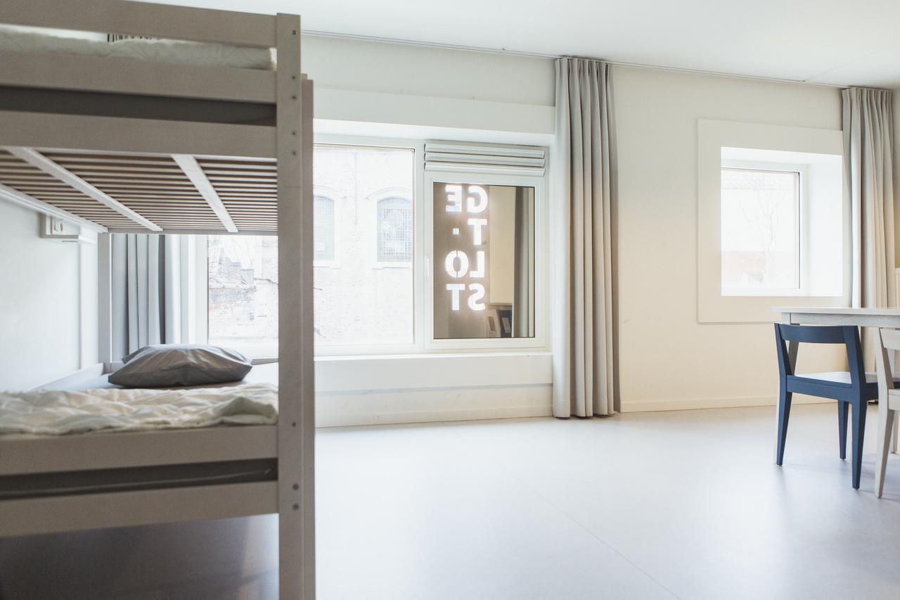 Dormitorio con 4 Letti