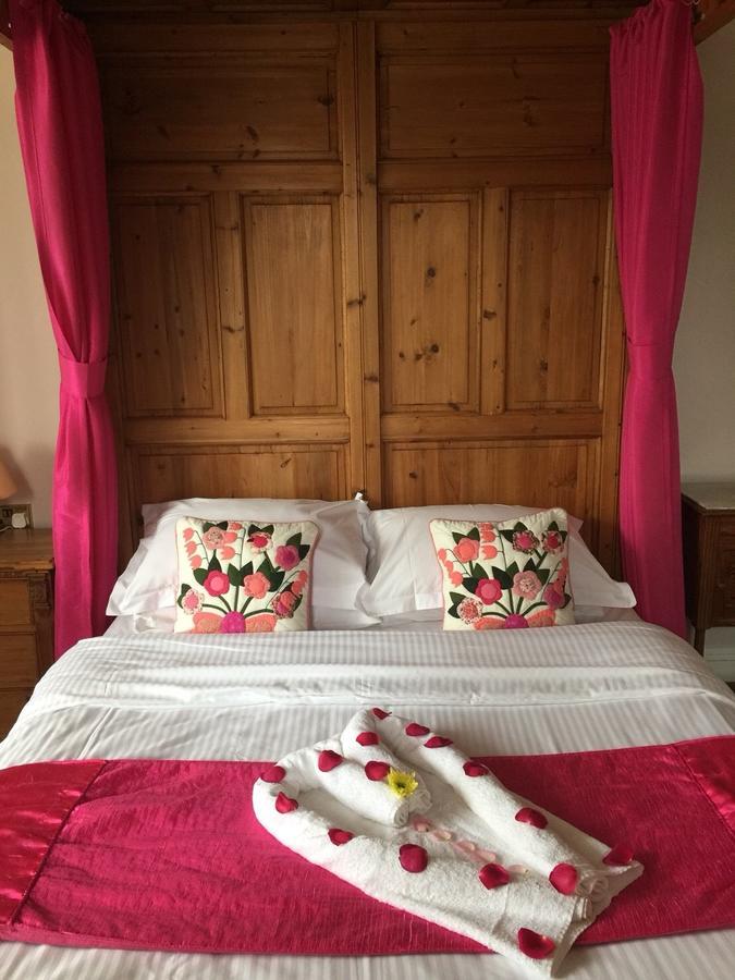 Large Double Room Four Poster Bed Room 4
