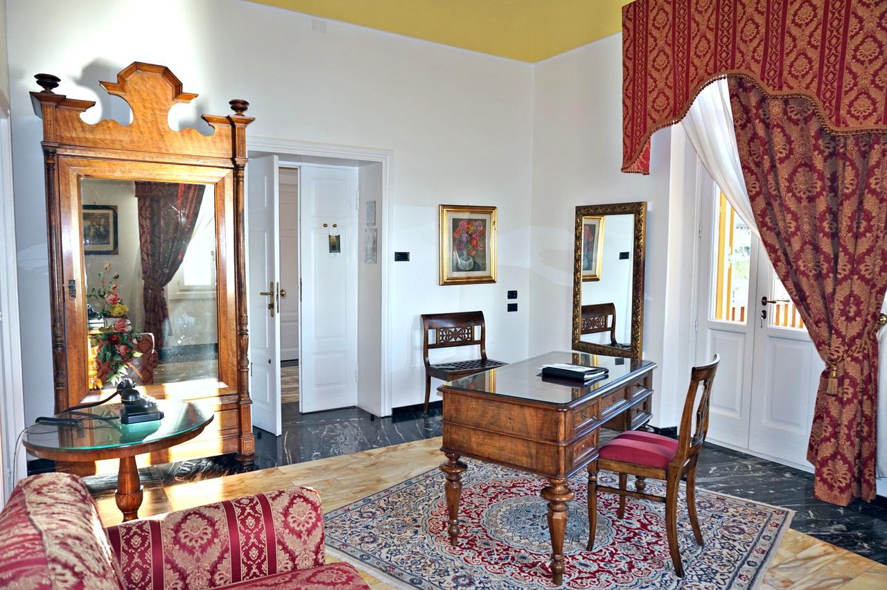 Suite met Uitzicht op Zee en balkon