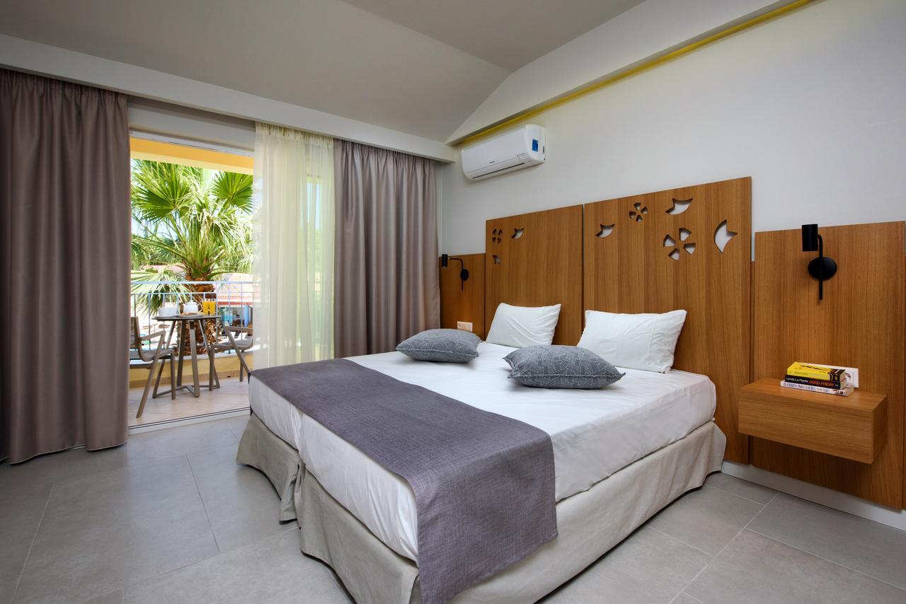 Deluxe Double or Twin Room Pool View,665475690:JPEG